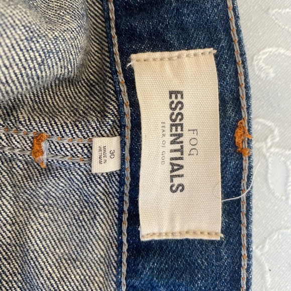 Essentials Blue Jeans with Distressed Details - Picture 4 of 6